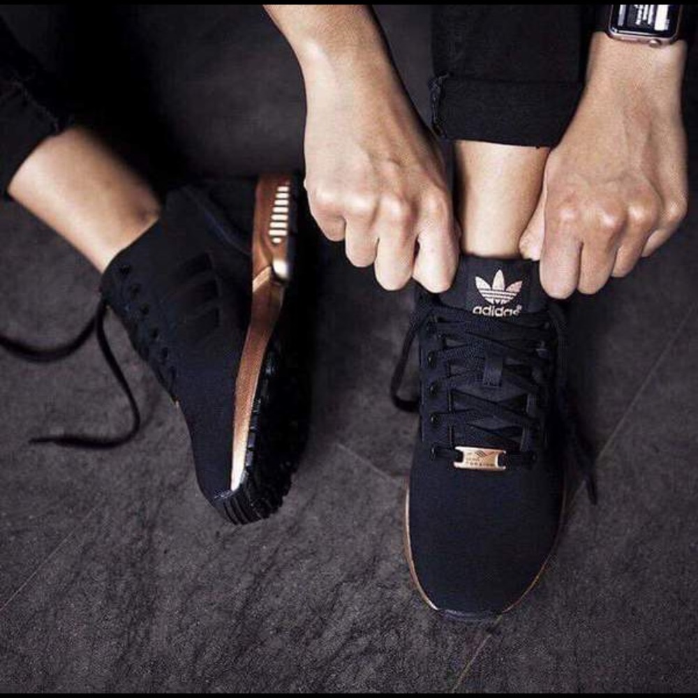 BLACK ADIDAS TORSION W/ ROSE GOLD SOLE